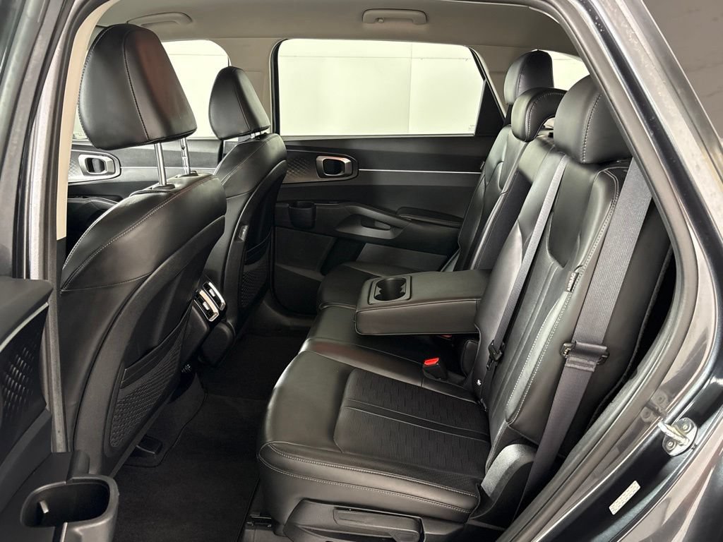 Used 2024 Kia Sorento S FWD image 23