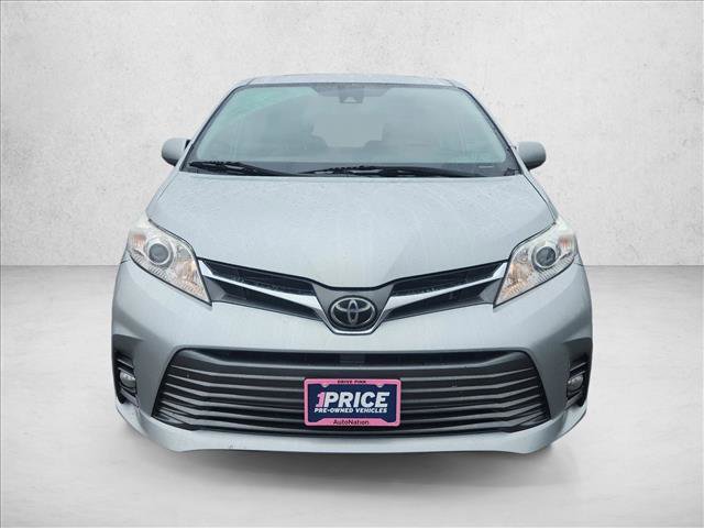 Used 2020 Toyota Sienna XLE w/ XLE Navigation Package FWD image 8