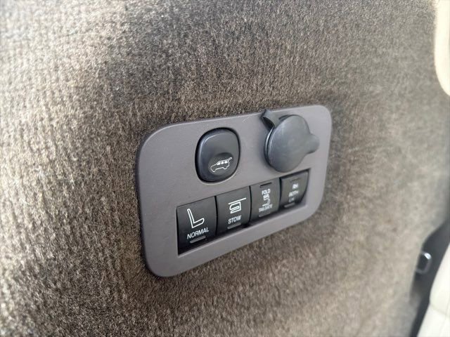 Used 2015 Lincoln MKT AWD w/ Equipment Group 201A image 13