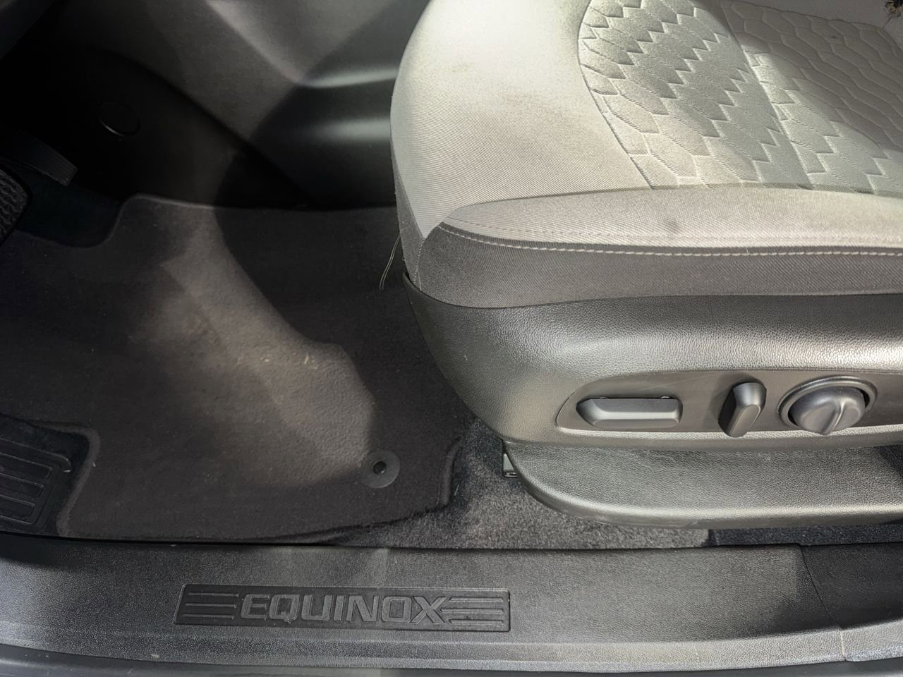 Used 2020 Chevrolet Equinox LS w/ LS Convenience Package image 17