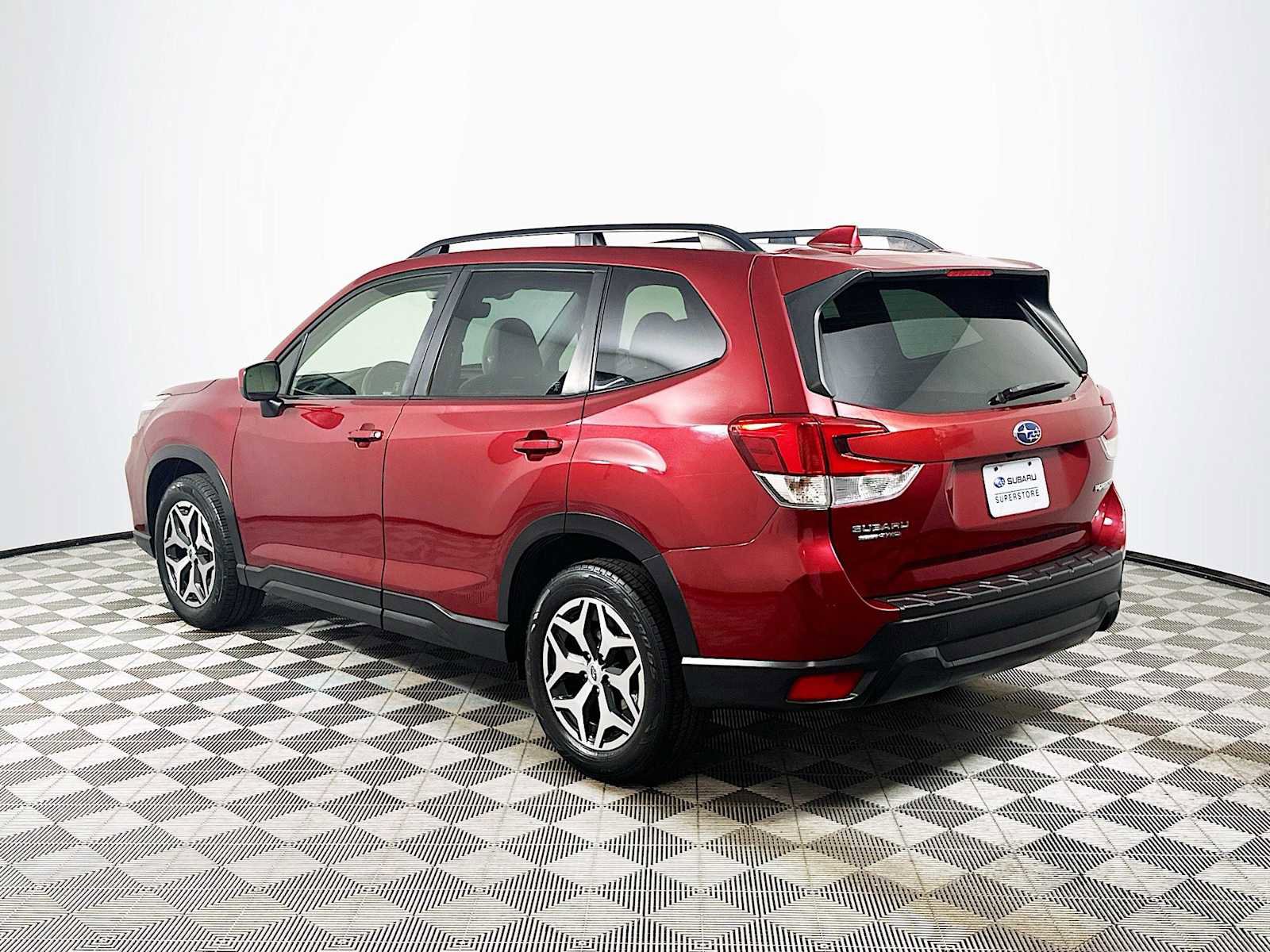 Used 2020 Subaru Forester Premium AWD/4WD image 5