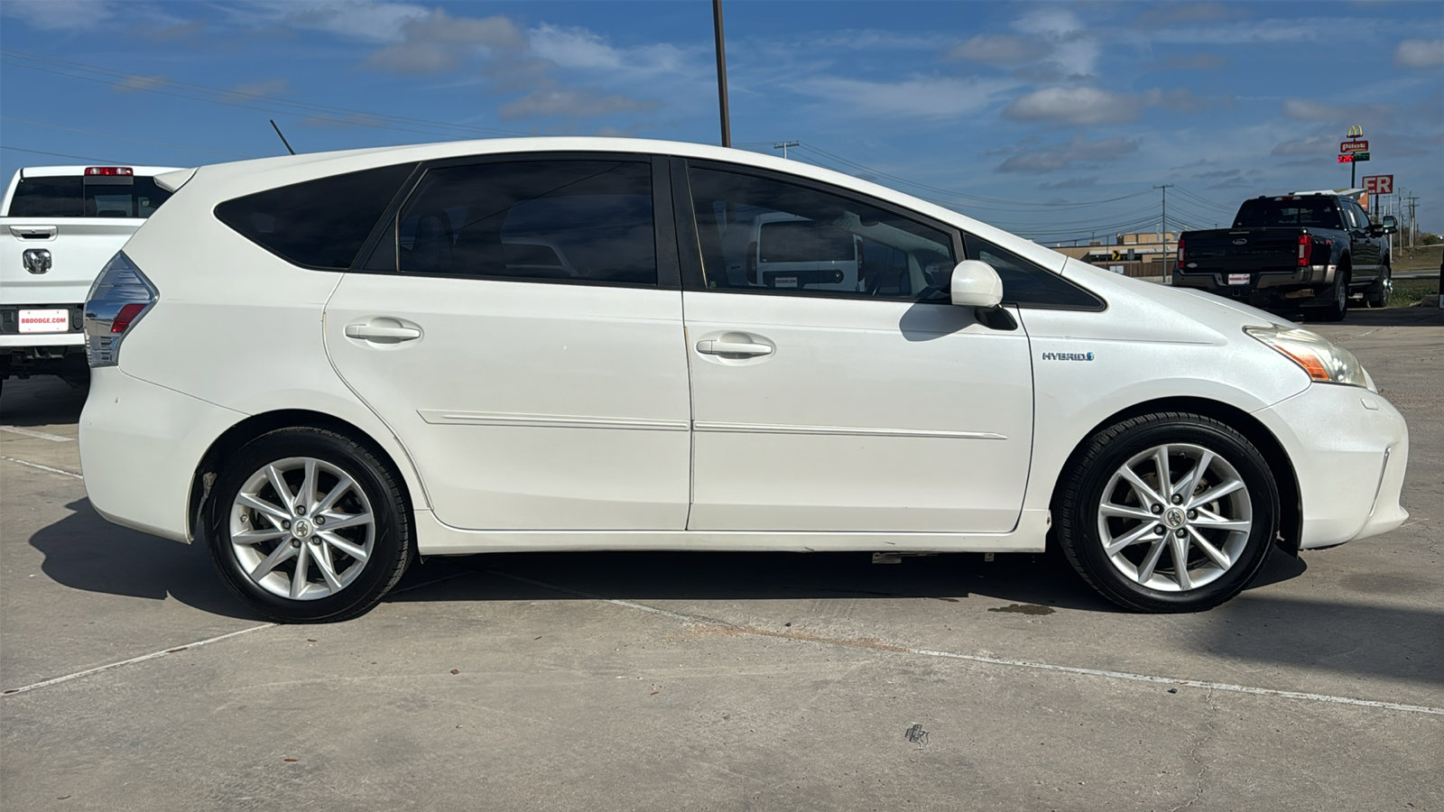 Used 2013 Toyota Prius V image 4
