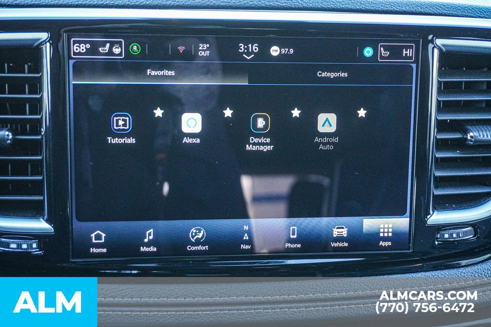 Used 2025 Chrysler Pacifica Limited FWD image 19