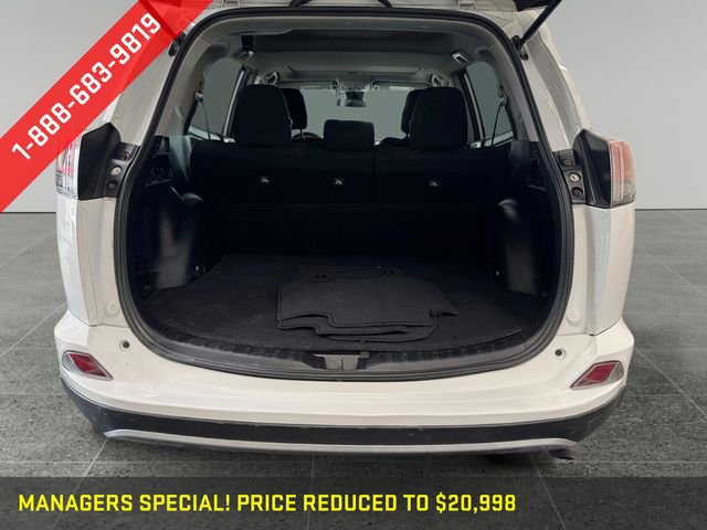 Used 2018 Toyota RAV4 XLE AWD/4WD image 14