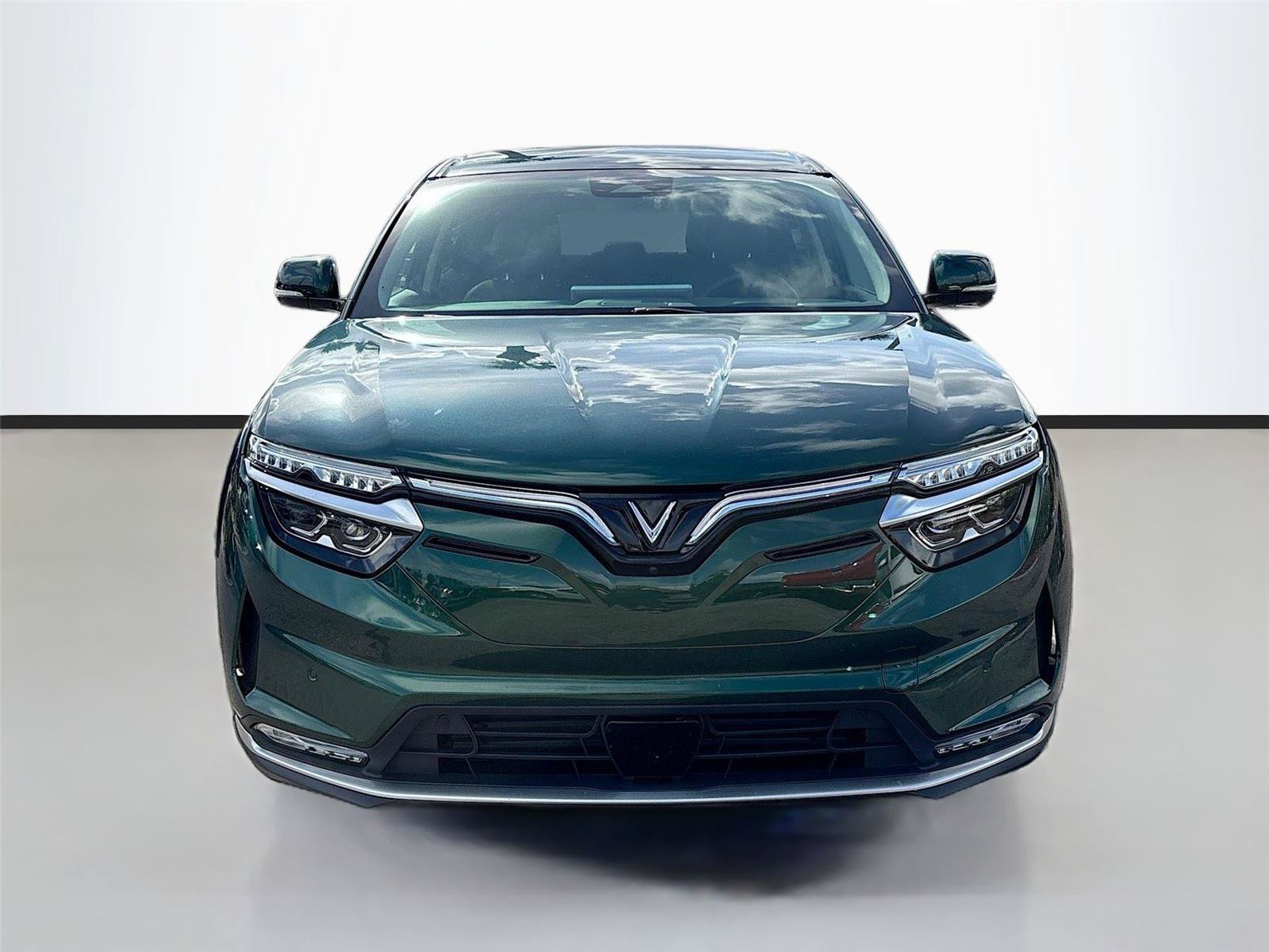 New 2025 VinFast VF 8 Eco AWD/4WD image 2