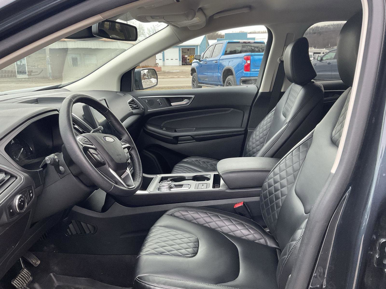 Used 2023 Ford Edge Titanium image 12