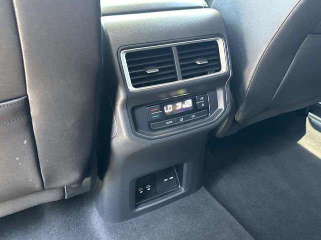 Used 2025 Volkswagen Atlas SE FWD image 16