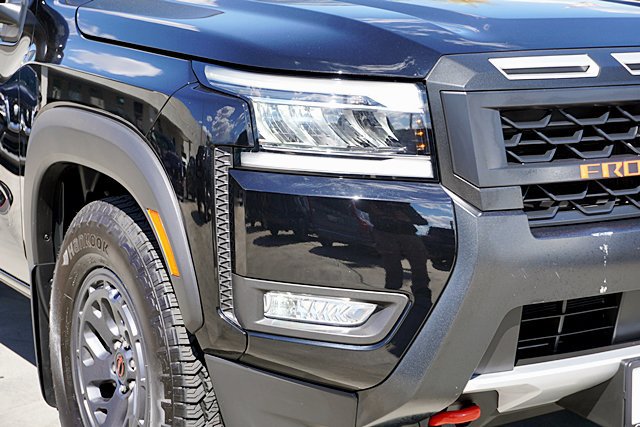 Used 2025 Nissan Frontier Pro-X RWD image 12