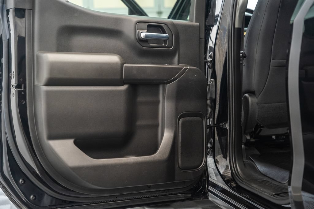 Used 2022 Chevrolet Silverado 1500 LT AWD/4WD image 39