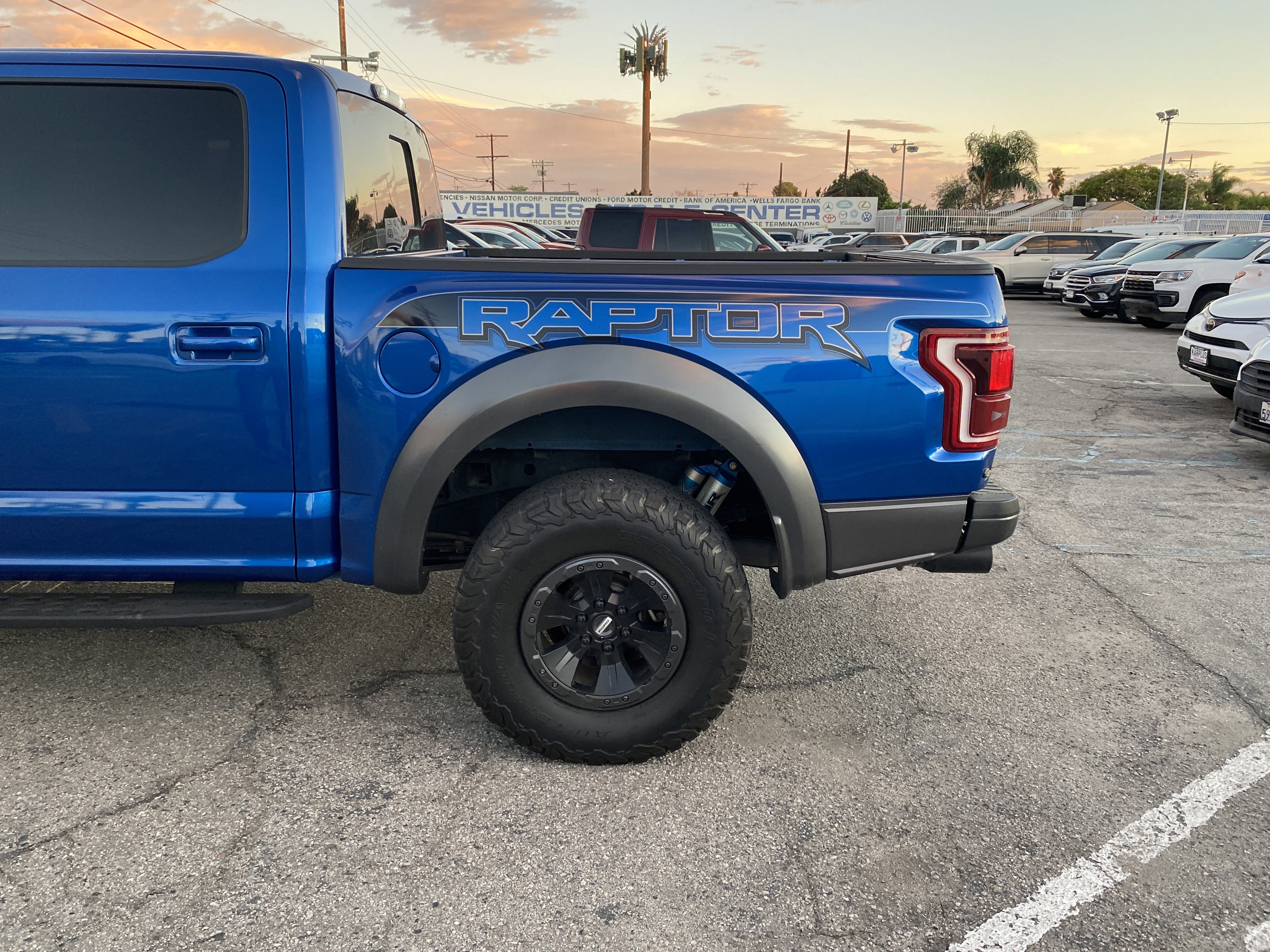 Used 2018 Ford F150 Raptor w/ Equipment Group 802A Luxury image 19
