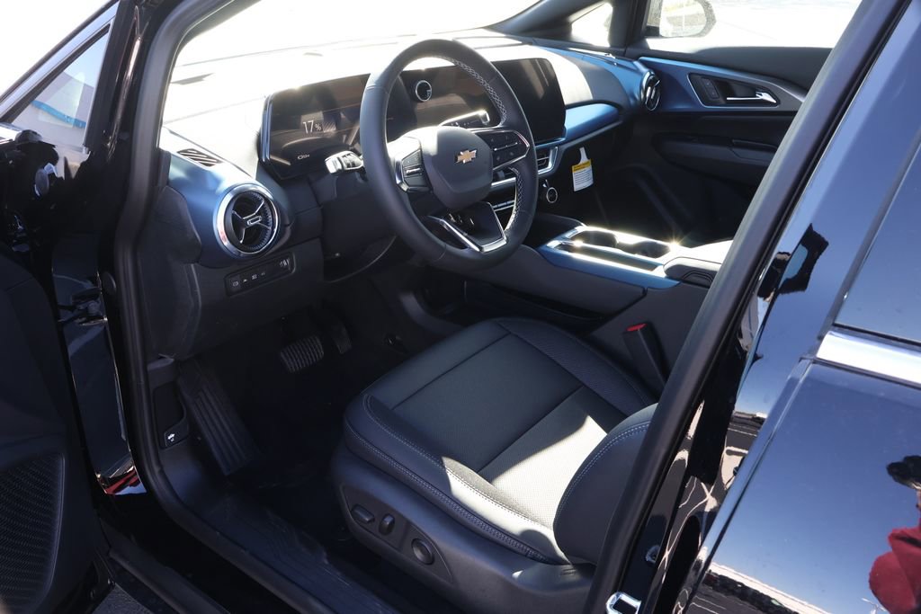 New 2026 Chevrolet Equinox EV LT image 13