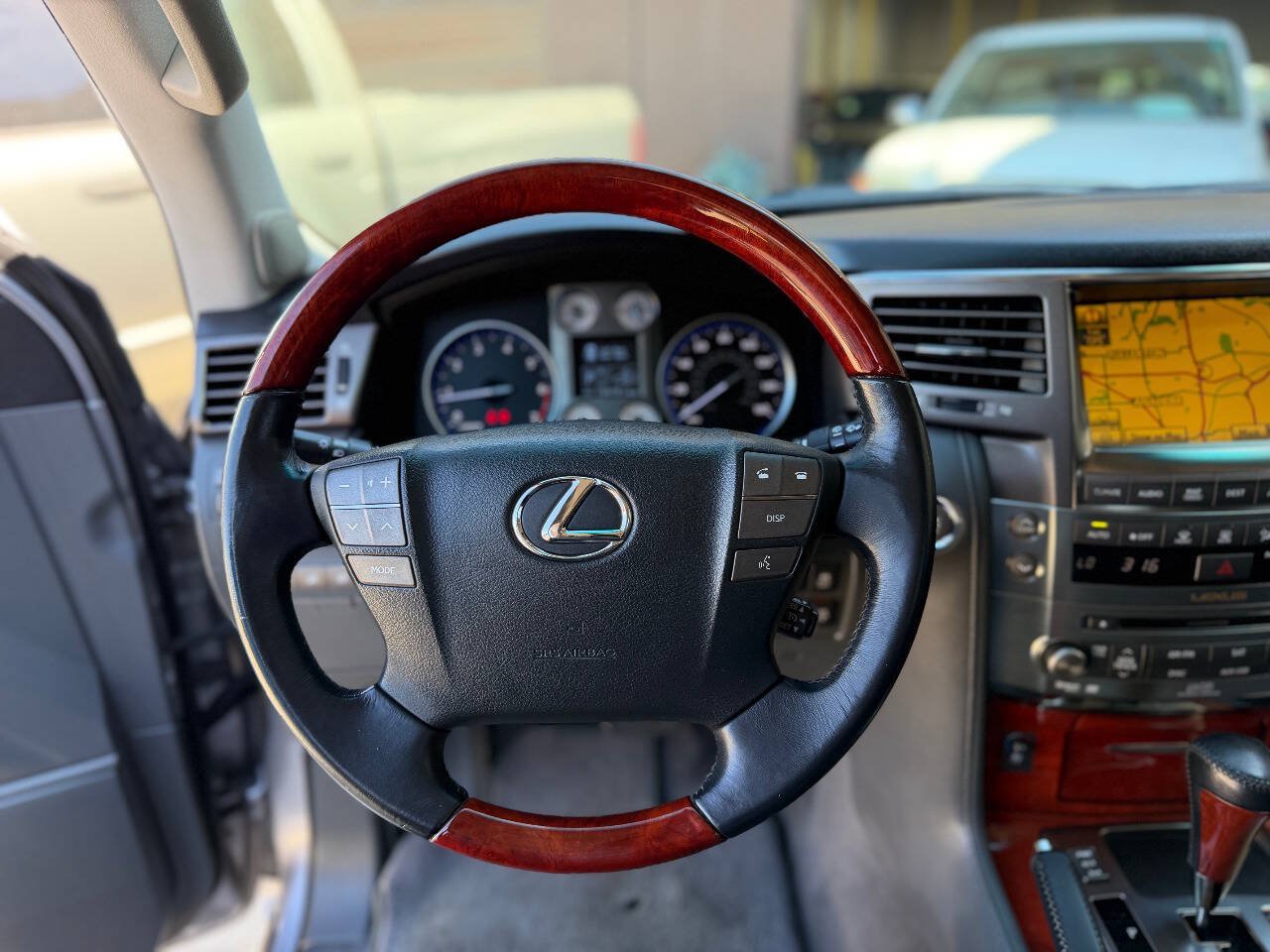 Used 2010 Lexus LX 570 4WD w/ Preferred Accessory Package image 25