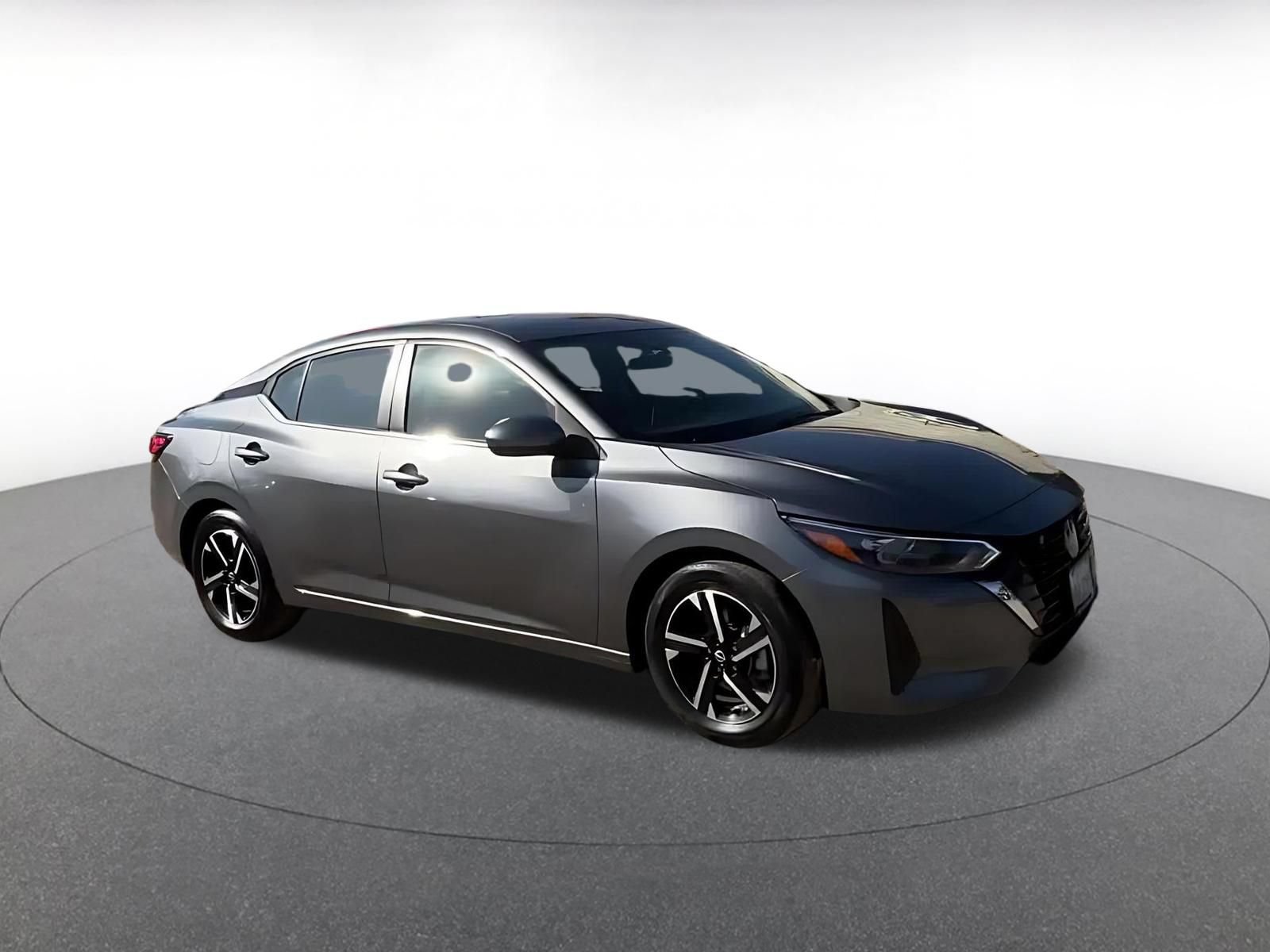 Used 2025 Nissan Sentra SV FWD video 2