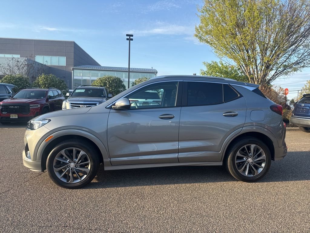 Used 2023 Buick Encore GX Select w/ Sport Touring Package FWD image 6