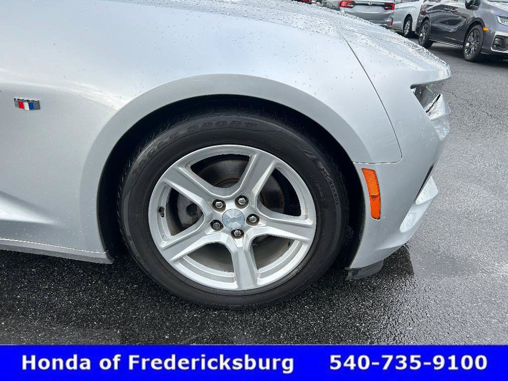 Used 2017 Chevrolet Camaro LT RWD image 27