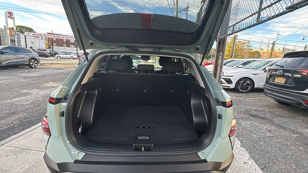 Used 2024 Hyundai Kona SEL AWD/4WD image 32