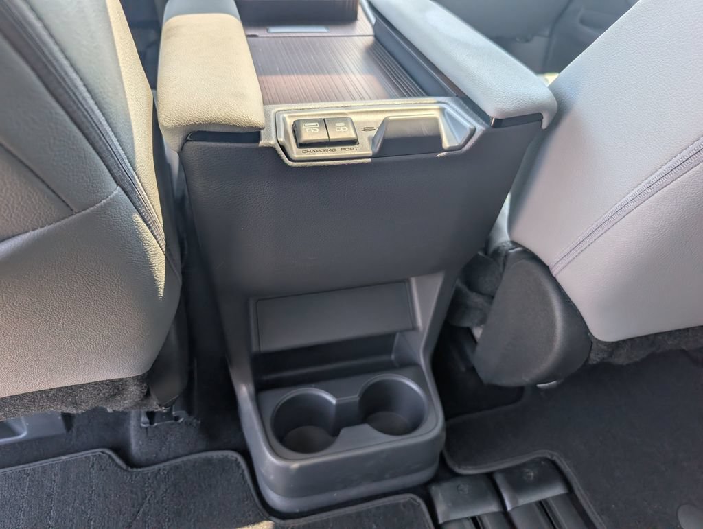 Used 2024 Toyota Sienna XLE FWD image 28