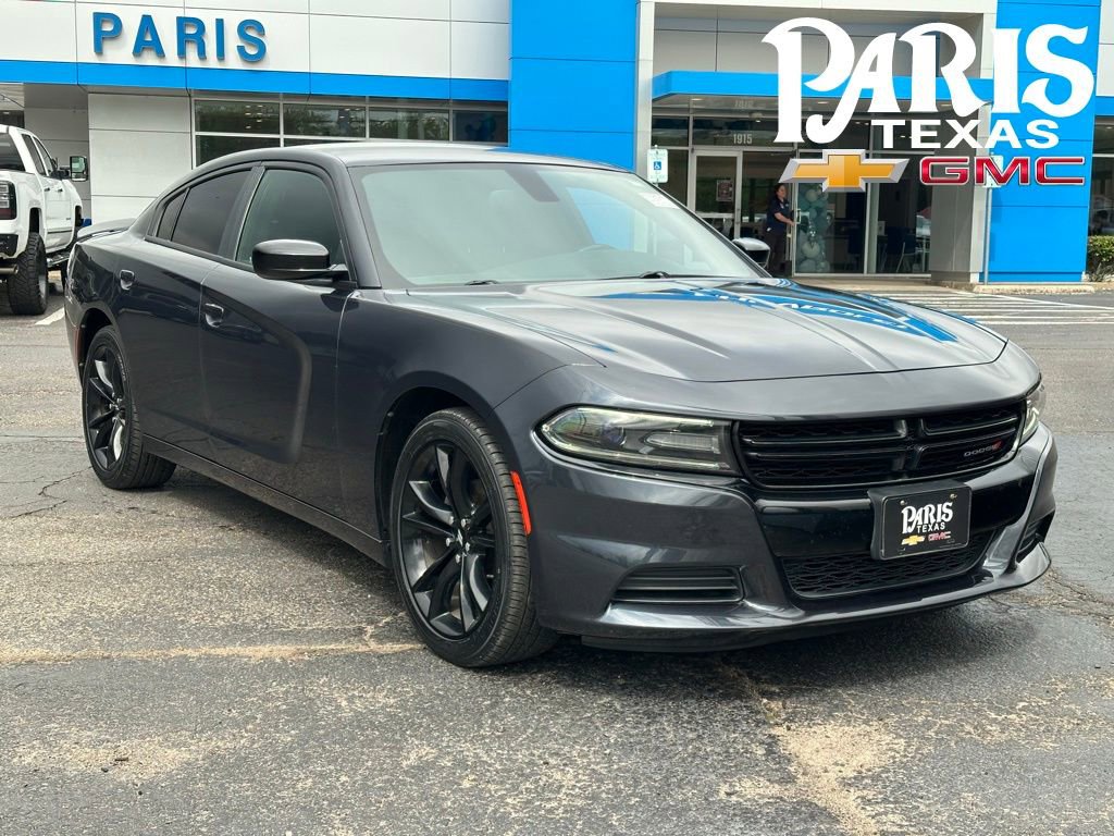 Used 2017 Dodge Charger SE w/ Blacktop Package image 1