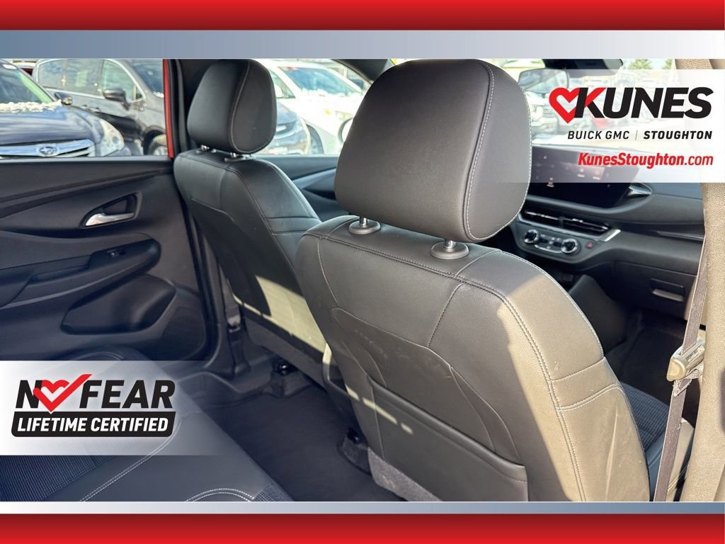 Used 2024 Buick Envista Preferred w/ Advanced Safety Package image 46