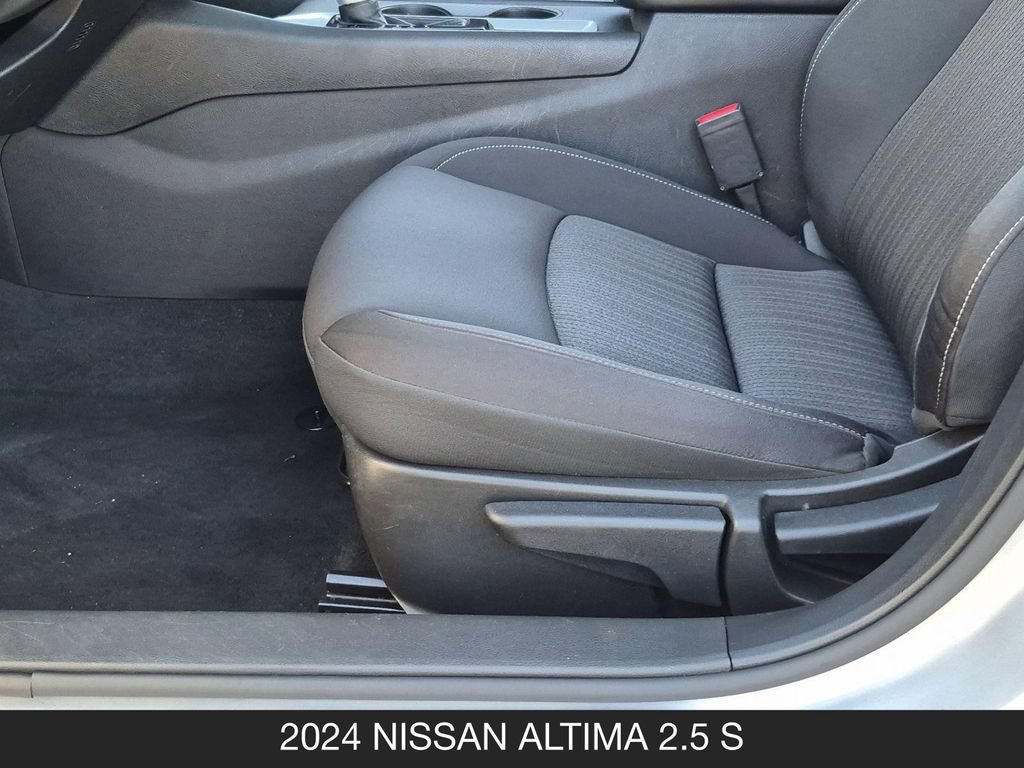 Used 2024 Nissan Altima 2.5 S FWD image 15