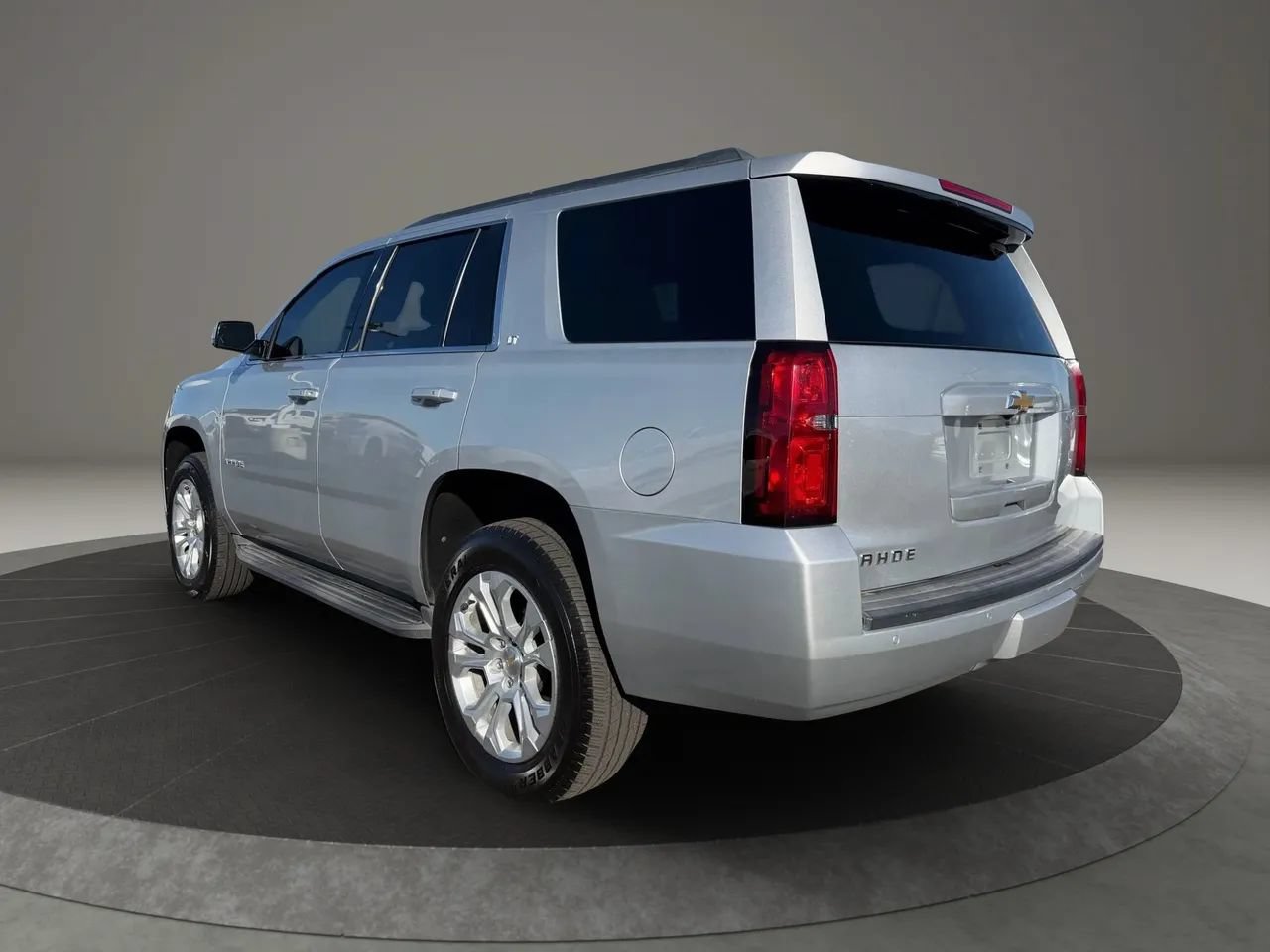 Used 2017 Chevrolet Tahoe LT RWD image 4