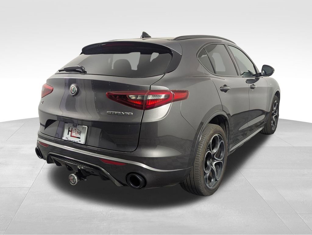 Used 2022 Alfa Romeo Stelvio Veloce image 25