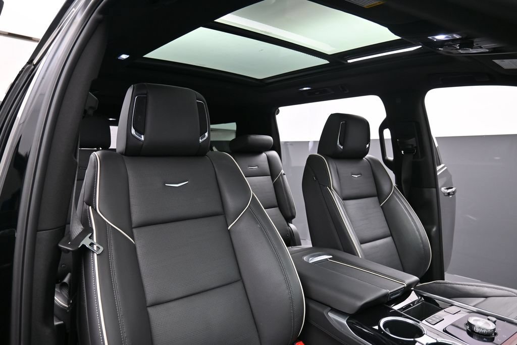 Used 2025 Cadillac Escalade ESV Sport w/ Touring Package AWD/4WD image 21