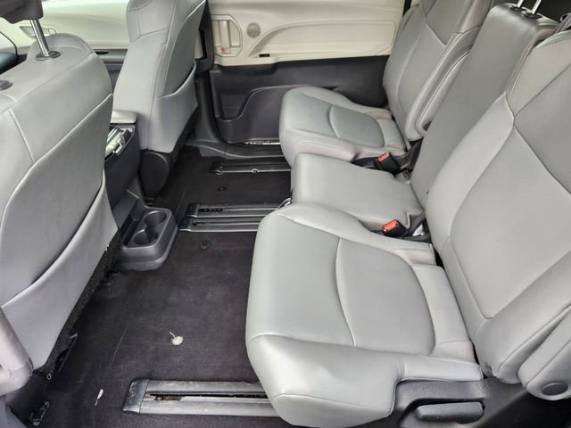Used 2023 Toyota Sienna XLE FWD image 24