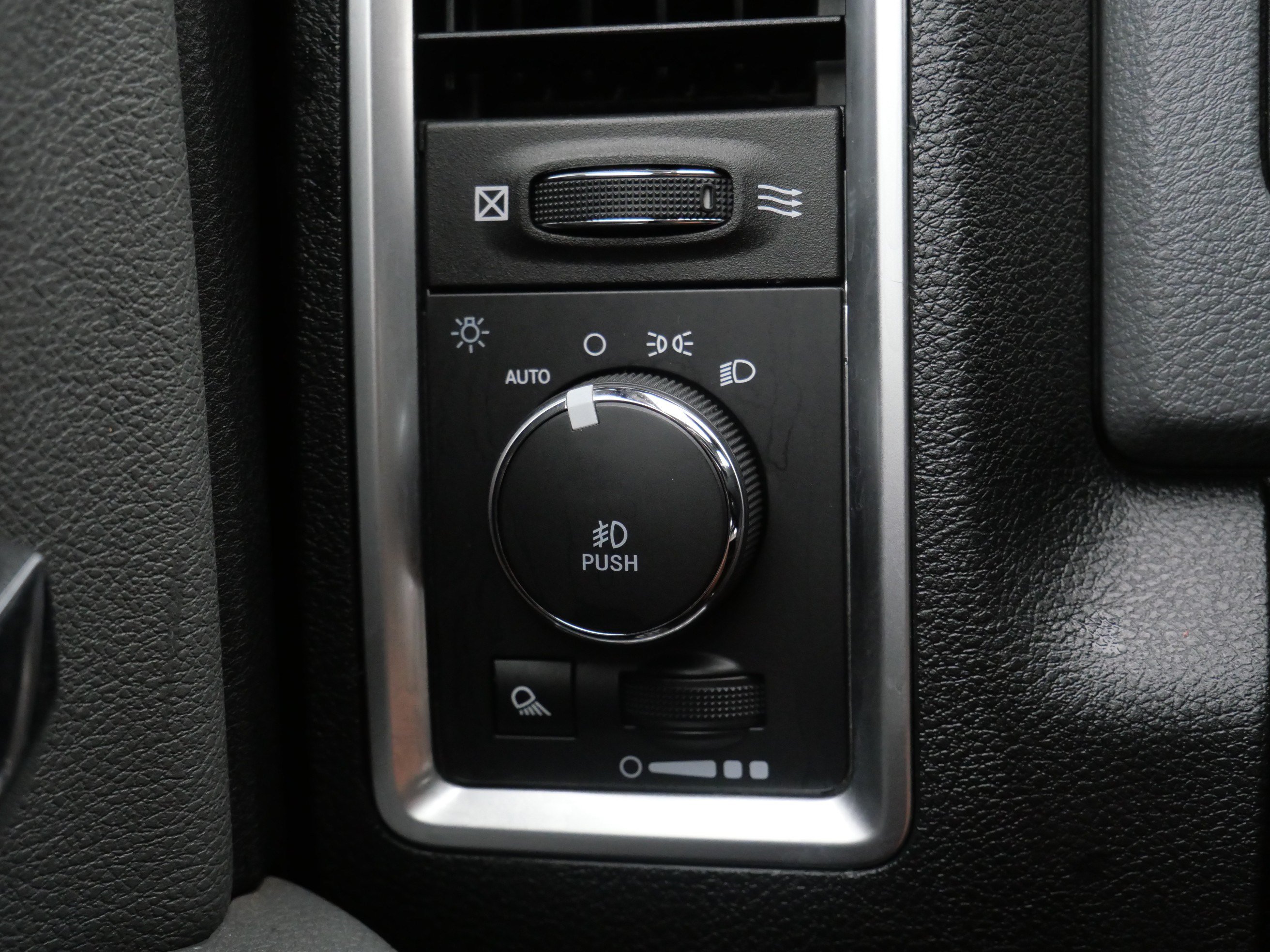 Used 2014 RAM 2500 Big Horn AWD/4WD image 25