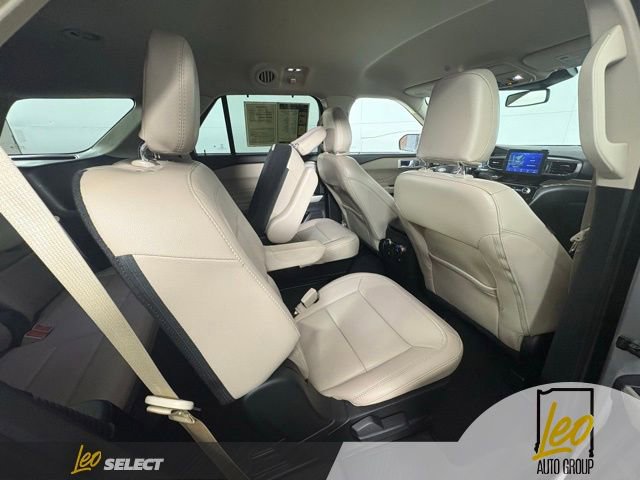 Used 2022 Ford Explorer Limited w/ Equipment Group 301A AWD/4WD image 13