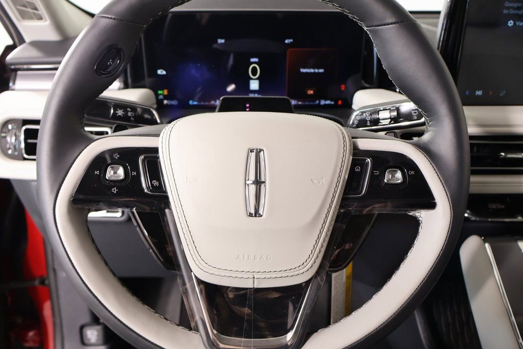 New 2026 Lincoln Aviator AWD image 3
