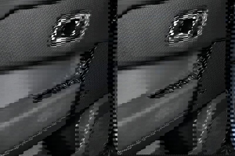 Used 2023 Land Rover Range Rover Velar R-Dynamic S image 15