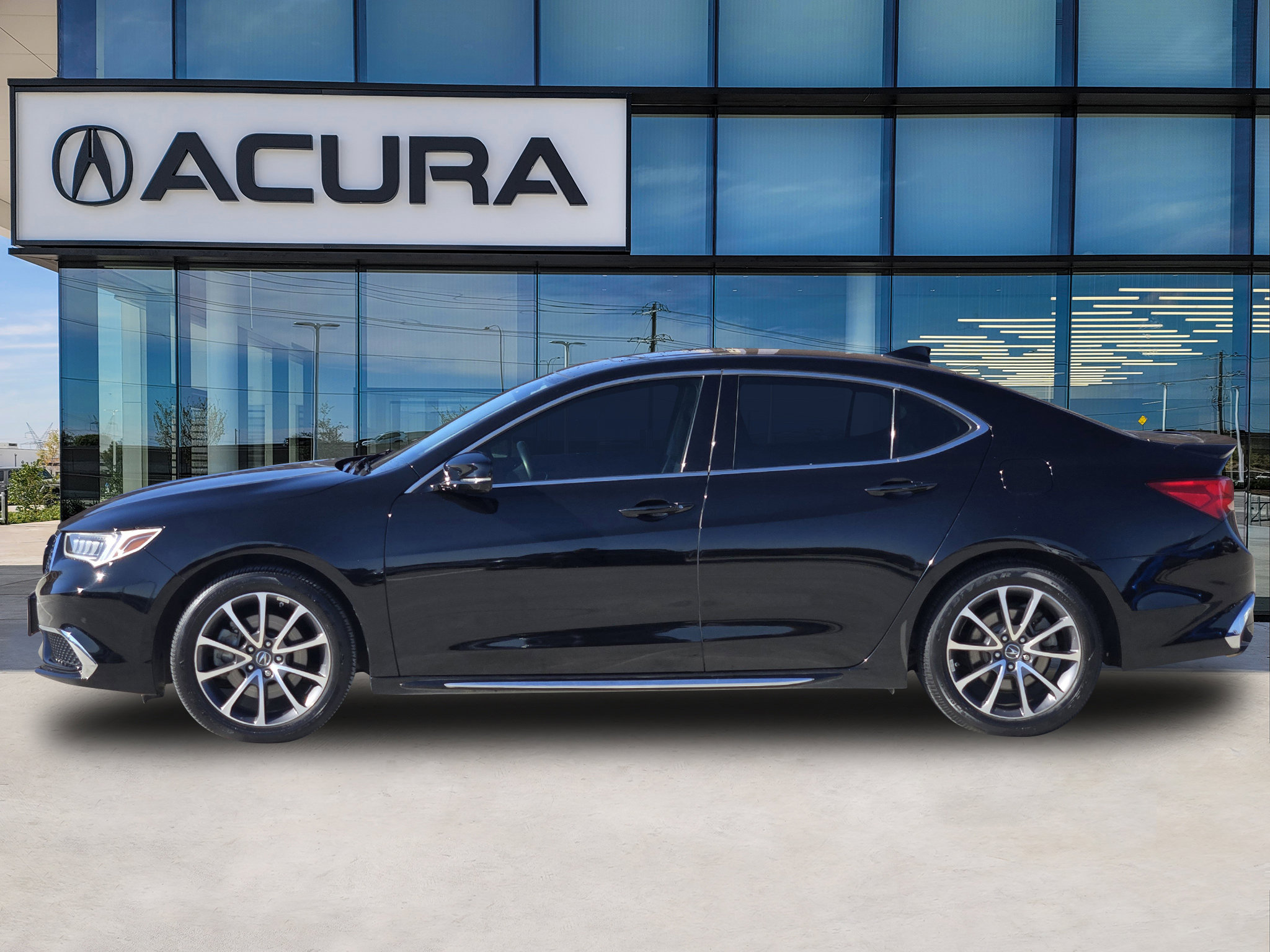 Certified 2018 Acura TLX V6 w/ Technology Package image 3
