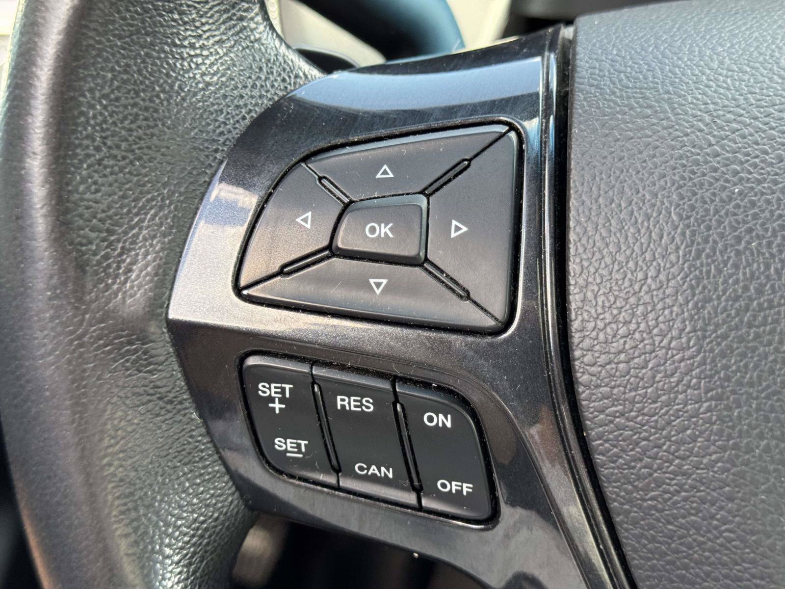 Used 2017 Ford Explorer XLT w/ Equipment Group 202A AWD/4WD image 20