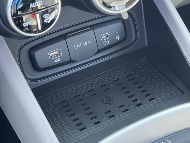 New 2026 Hyundai Venue SEL FWD image 28