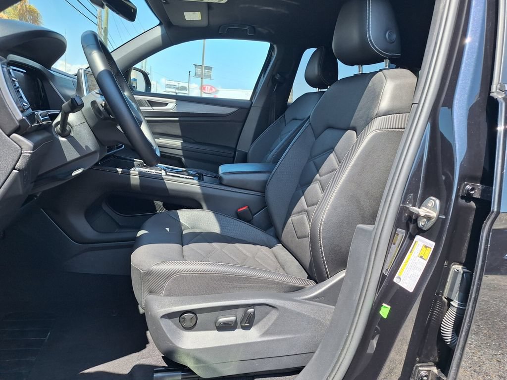 Used 2026 Volkswagen Atlas Cross Sport SE AWD/4WD image 13