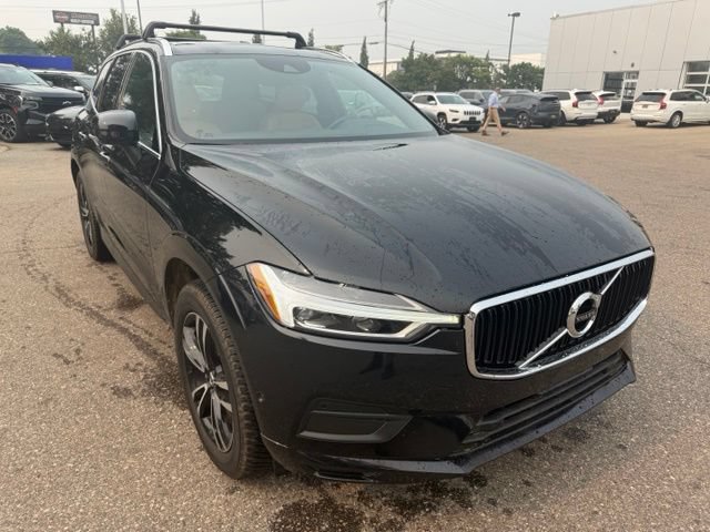 Used 2019 Volvo XC60 T6 Momentum w/ Multimedia Package AWD/4WD image 3