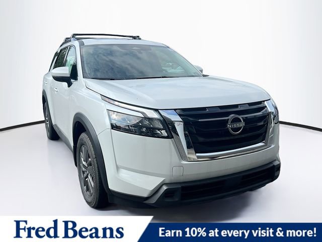 New 2025 Nissan Pathfinder SV w/ SV Premium Package