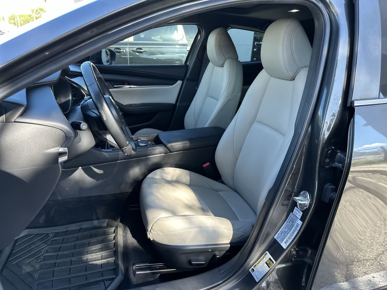 Used 2022 MAZDA MAZDA3 s FWD image 3