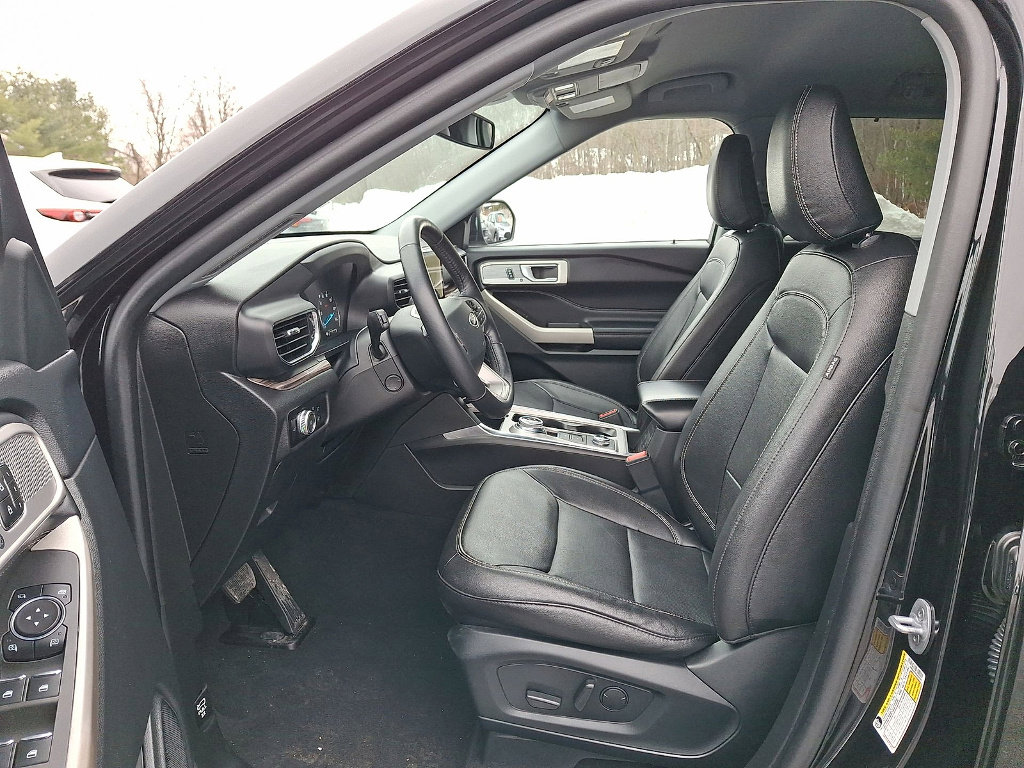 Used 2023 Ford Explorer Limited w/ Equipment Group 301A image 14