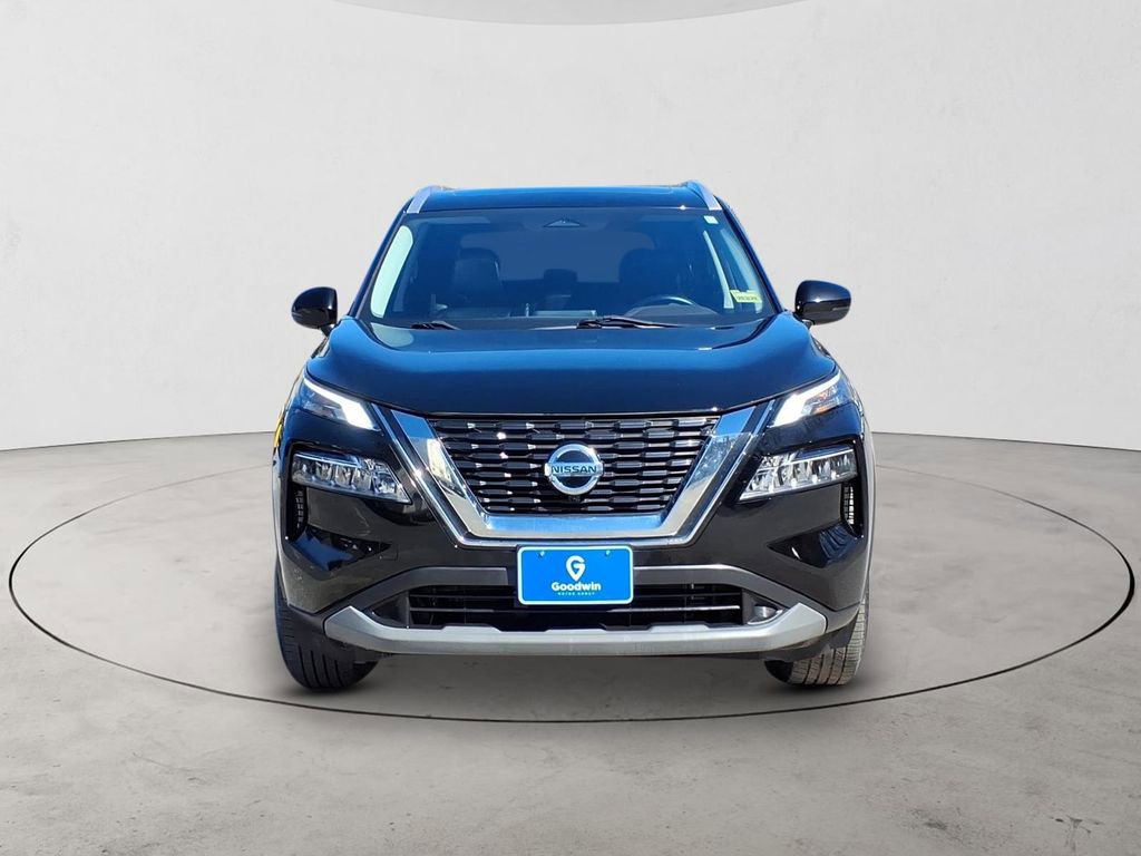 Used 2021 Nissan Rogue SV w/ Premium Package image 2
