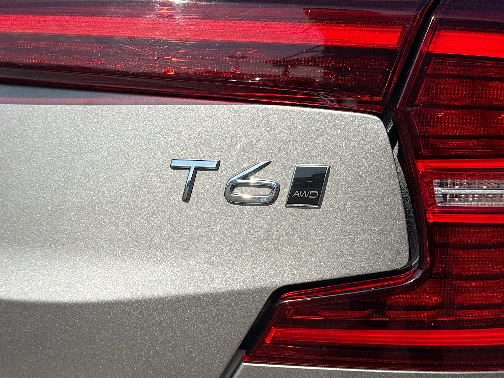 Used 2020 Volvo S60 T6 Momentum image 11