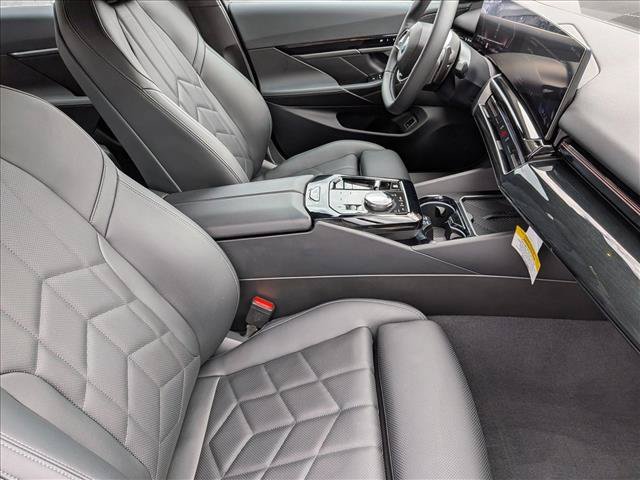 Used 2026 BMW 530i w/ Premium Package RWD image 22