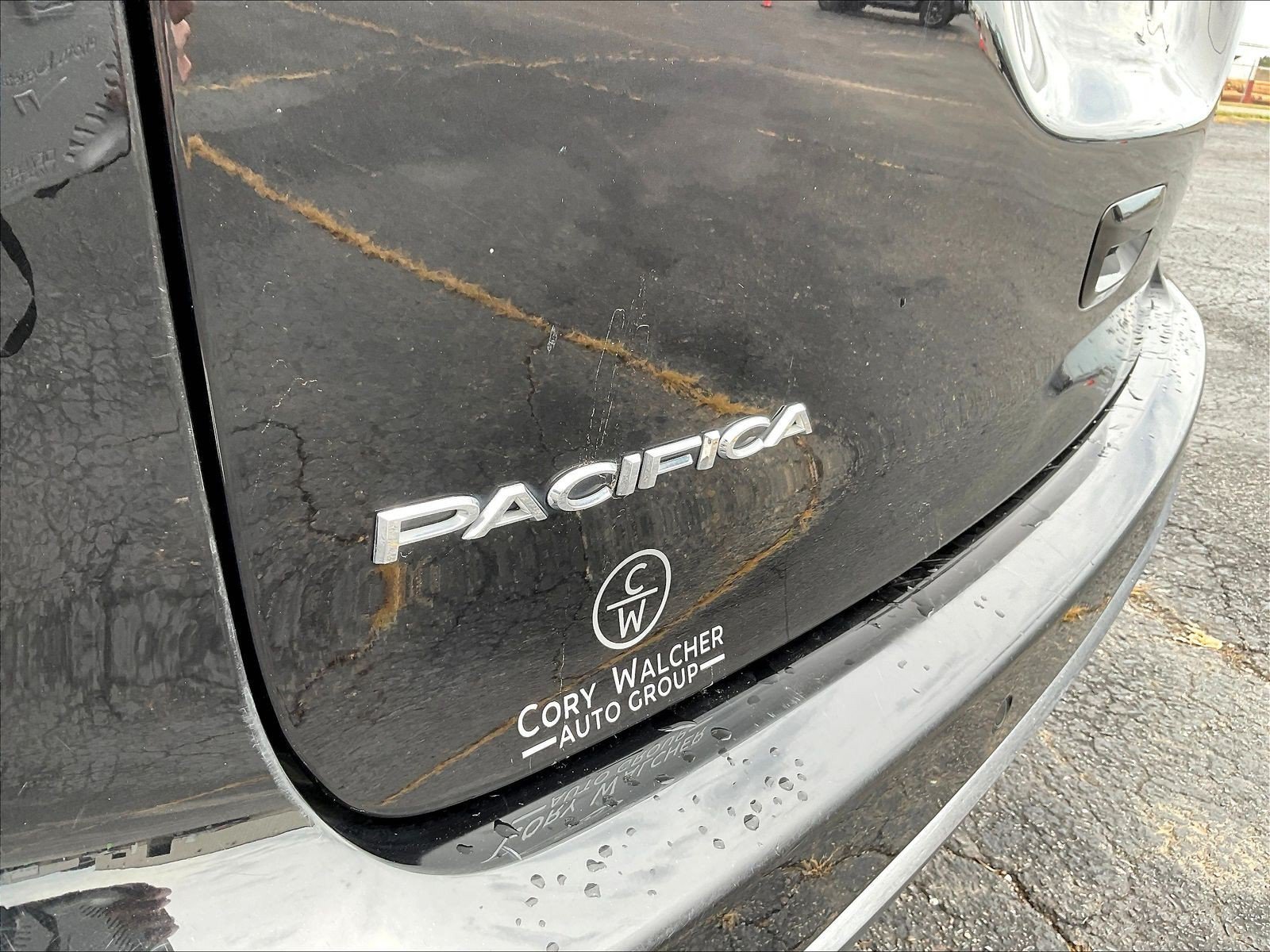 Used 2024 Chrysler Pacifica Touring-L FWD image 21