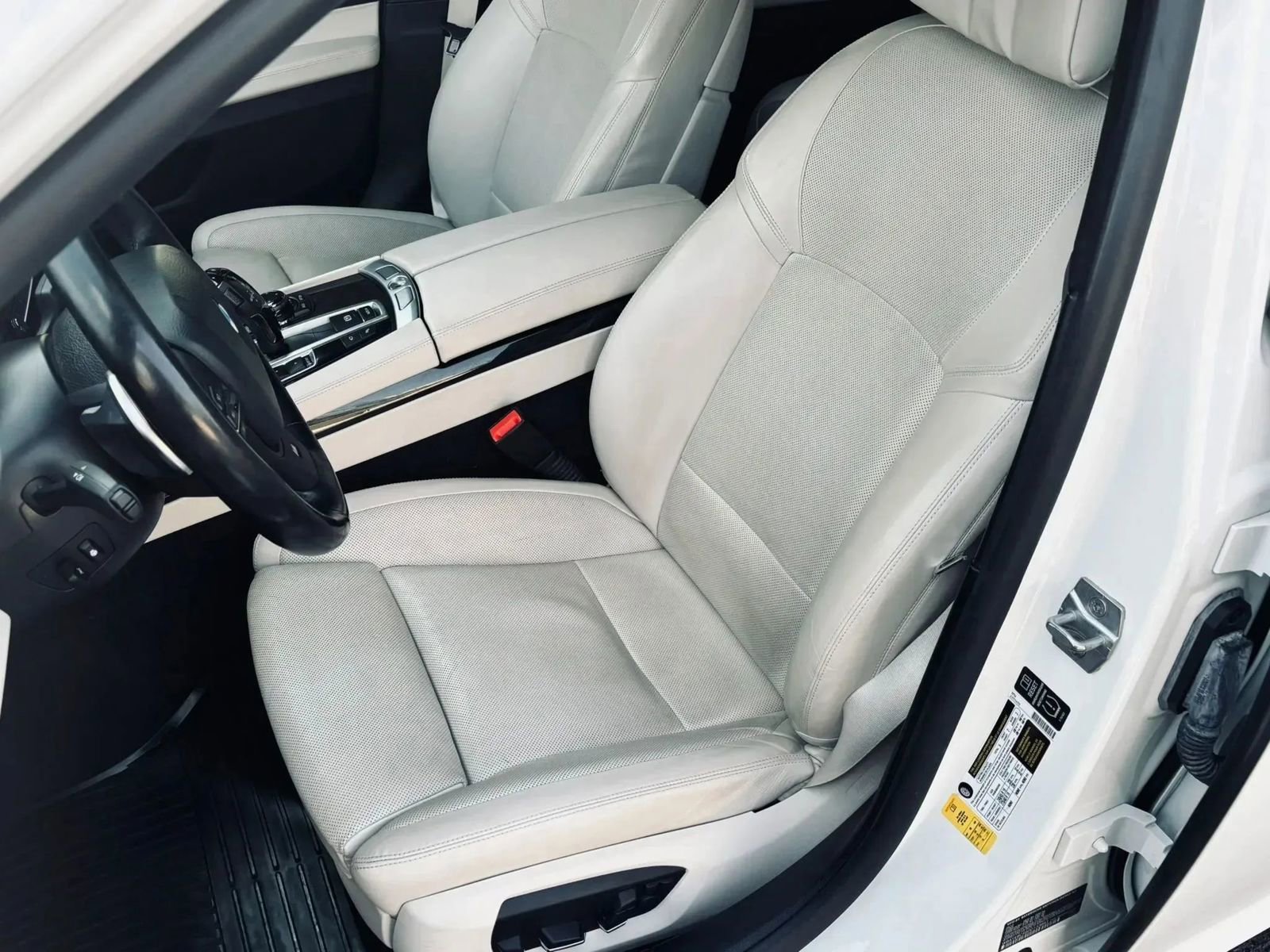 Used 2013 BMW 750Li image 14