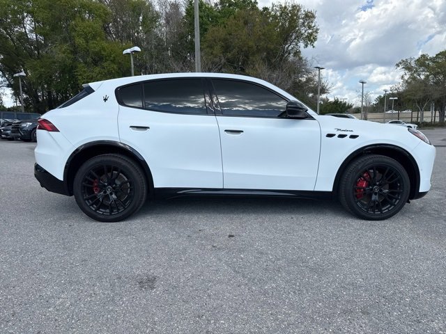 Used 2025 Maserati Grecale Modena image 8