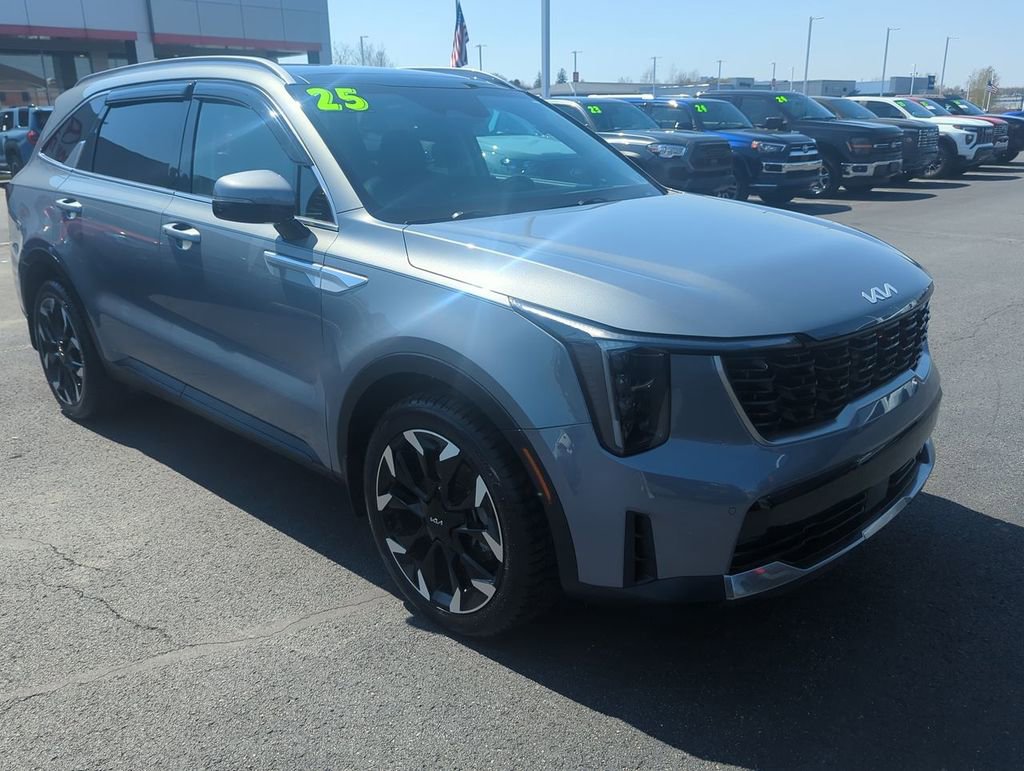 Used 2025 Kia Sorento EX w/ Panoramic Sunroof Package FWD image 1