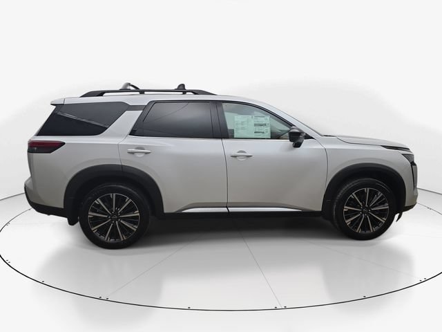 New 2026 Nissan Pathfinder Platinum FWD image 3