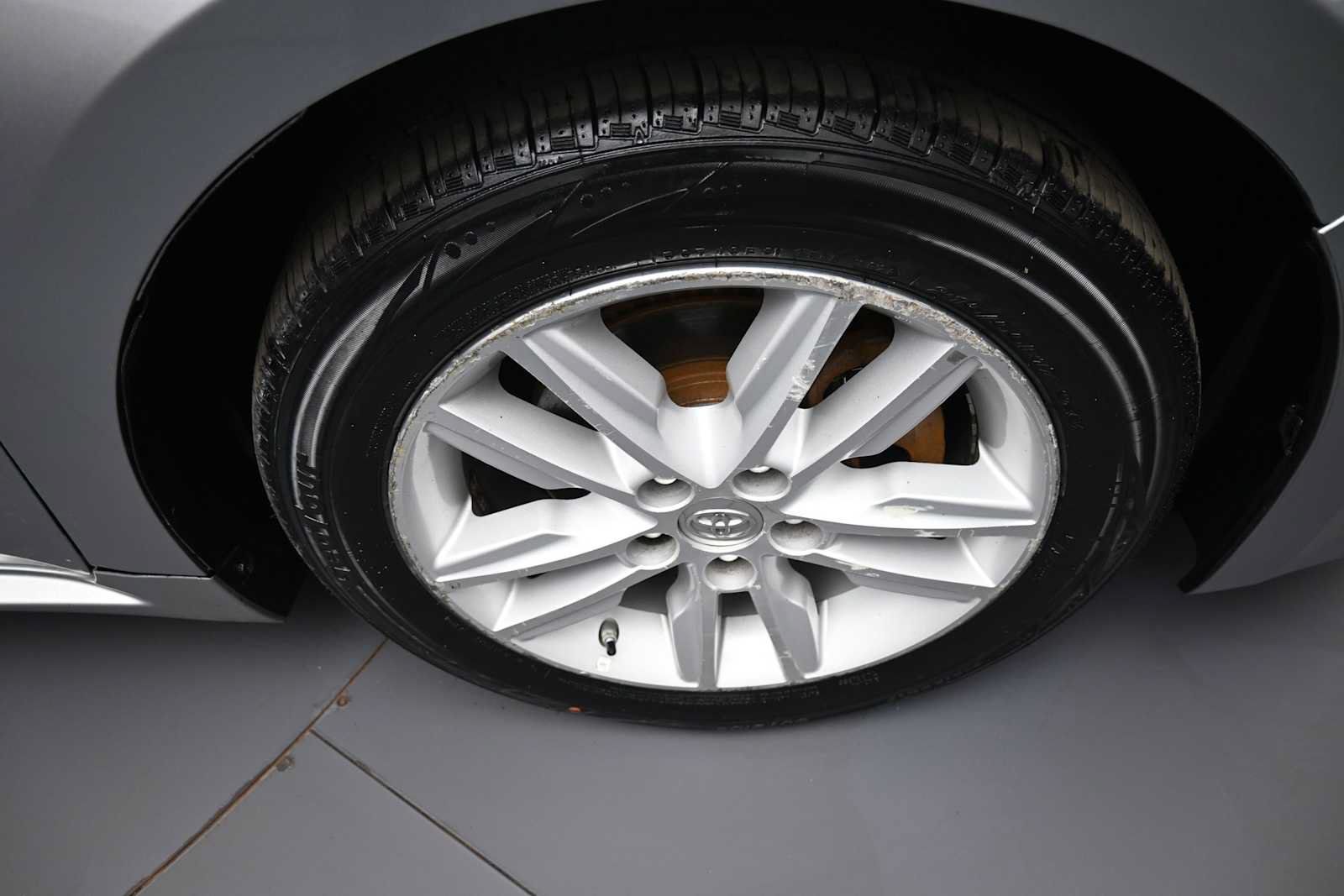 Used 2015 Toyota Avalon XLE FWD image 13