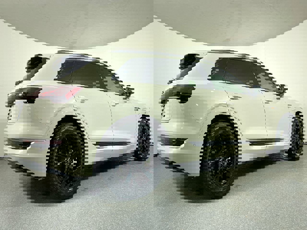 Certified 2021 Audi e-tron Premium w/ Convenience Plus Package image 36